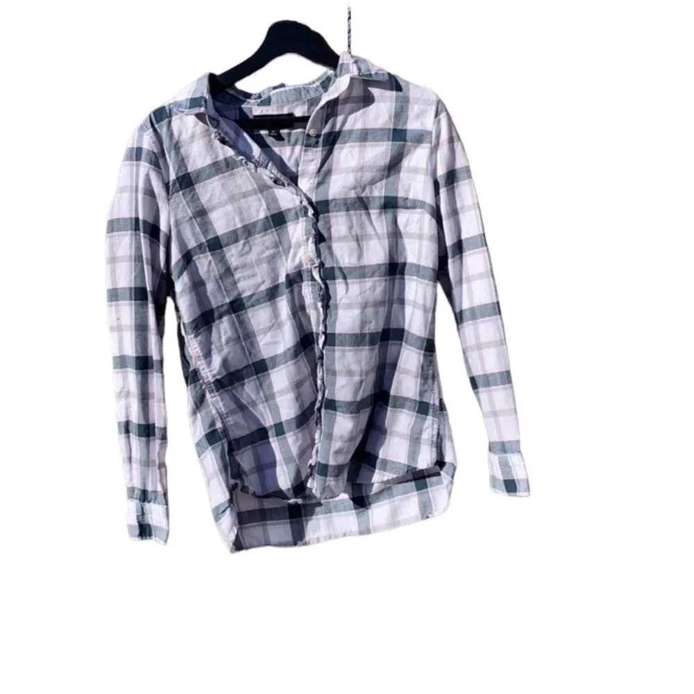 BANANA Republic medium flannel, pit to pit 19", length 26"